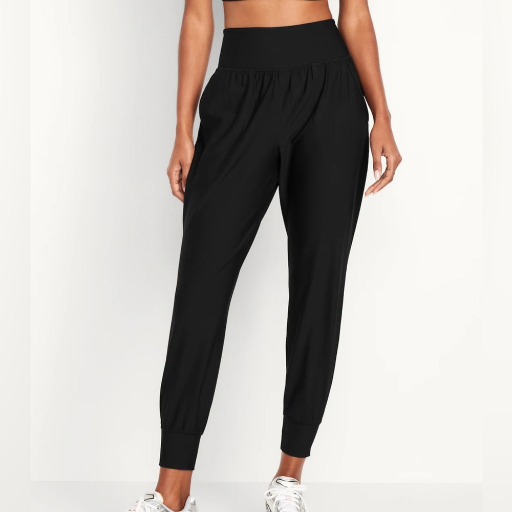 Old Navy Black High Rise Powersoft Go Dry Joggers Size Small Pockets